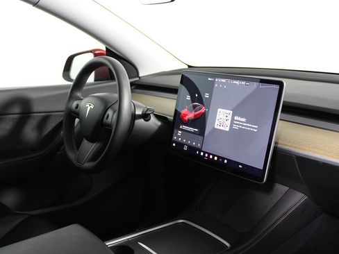 Used 2021 Tesla Model Y Long Range image 17