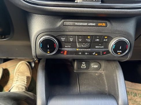 Certified 2025 Ford Escape ST-Line Select AWD/4WD image 25