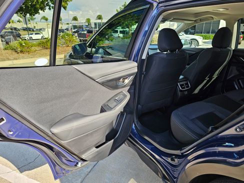 Used 2025 Subaru Outback Premium image 18