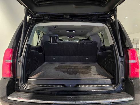 Used 2018 Chevrolet Suburban Premier image 20