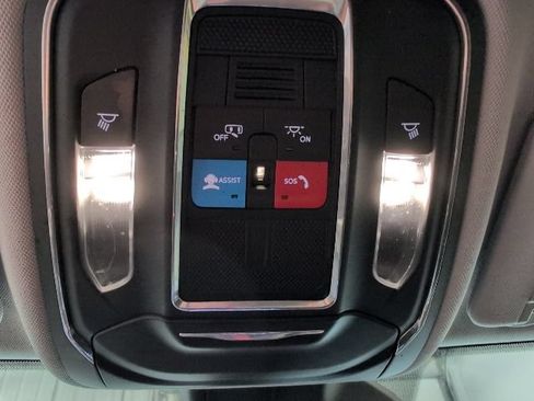 Used 2023 Jeep Grand Cherokee Laredo AWD/4WD image 26