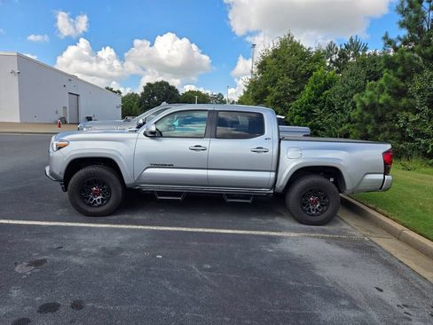Used 2023 Toyota Tacoma SR5 AWD/4WD image 4