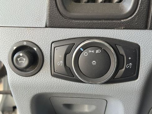 Certified 2019 Ford Transit 250 148 Medium Roof RWD image 18