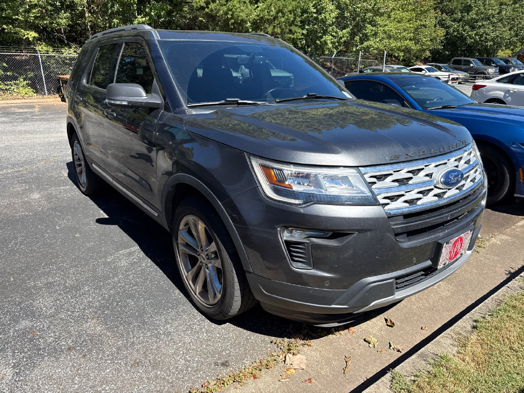 Used 2019 Ford Explorer XLT w/ Equipment Group 202A AWD/4WD image 2