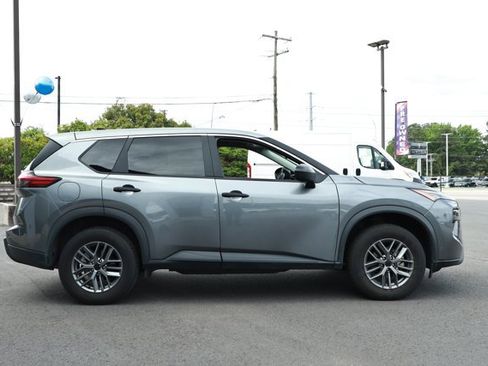 Used 2024 Nissan Rogue S AWD/4WD image 4