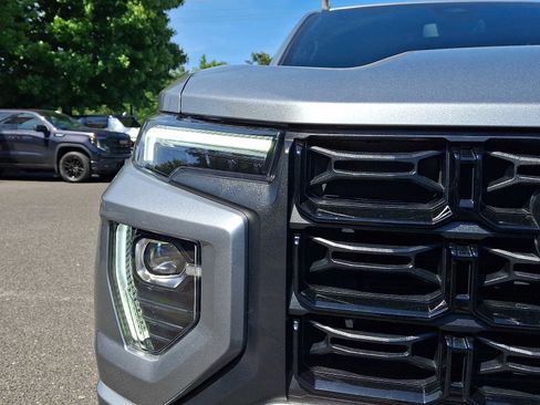 Used 2024 GMC Canyon Elevation w/ Elevation Premium Package AWD/4WD image 10