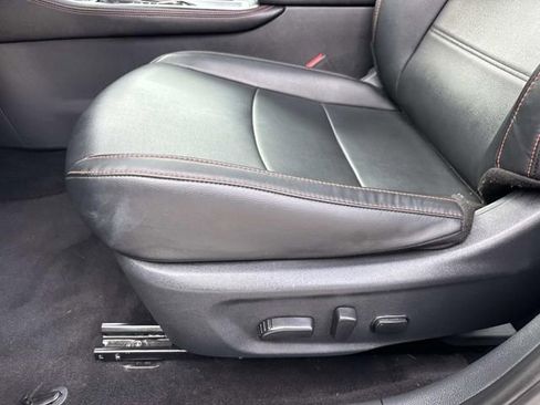 Used 2025 Nissan Sentra SR w/ SR Premium Package image 17