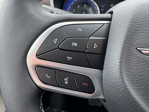 Used 2023 Chrysler Voyager LX image 23