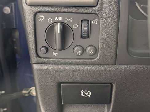 Used 2011 Chevrolet Colorado LT image 13