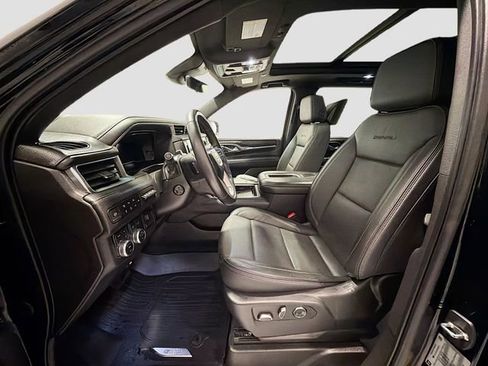 Used 2023 GMC Yukon XL Denali w/ Denali Reserve Package image 21
