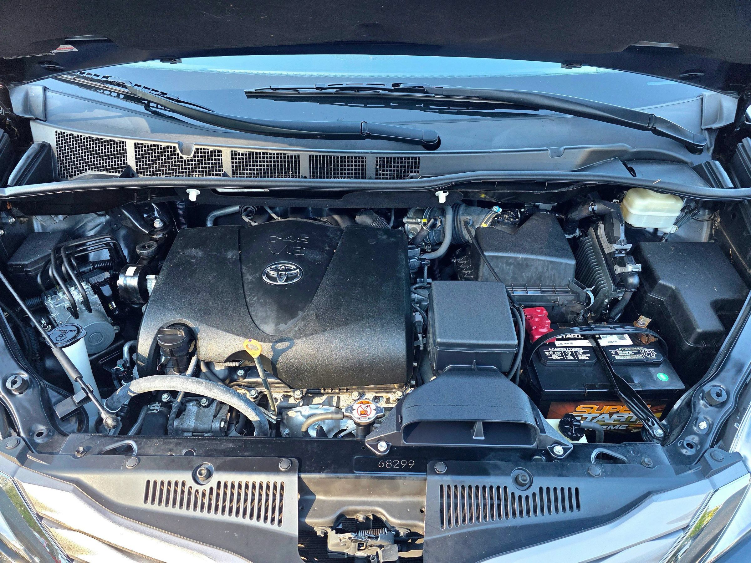 Used 2017 Toyota Sienna XLE w/ XLE Navigation Package FWD image 72