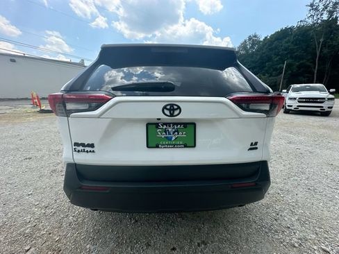 Used 2025 Toyota RAV4 LE AWD/4WD image 35