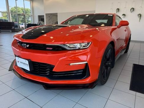 Used 2021 Chevrolet Camaro SS RWD image 31