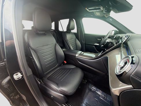 Used 2025 Mercedes-Benz GLC 300 4MATIC w/ AMG Line image 33