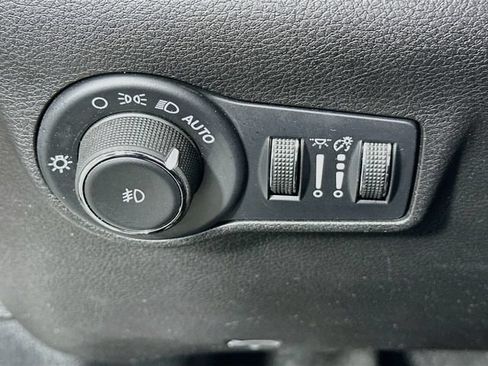 Used 2024 Jeep Compass Latitude AWD/4WD image 21