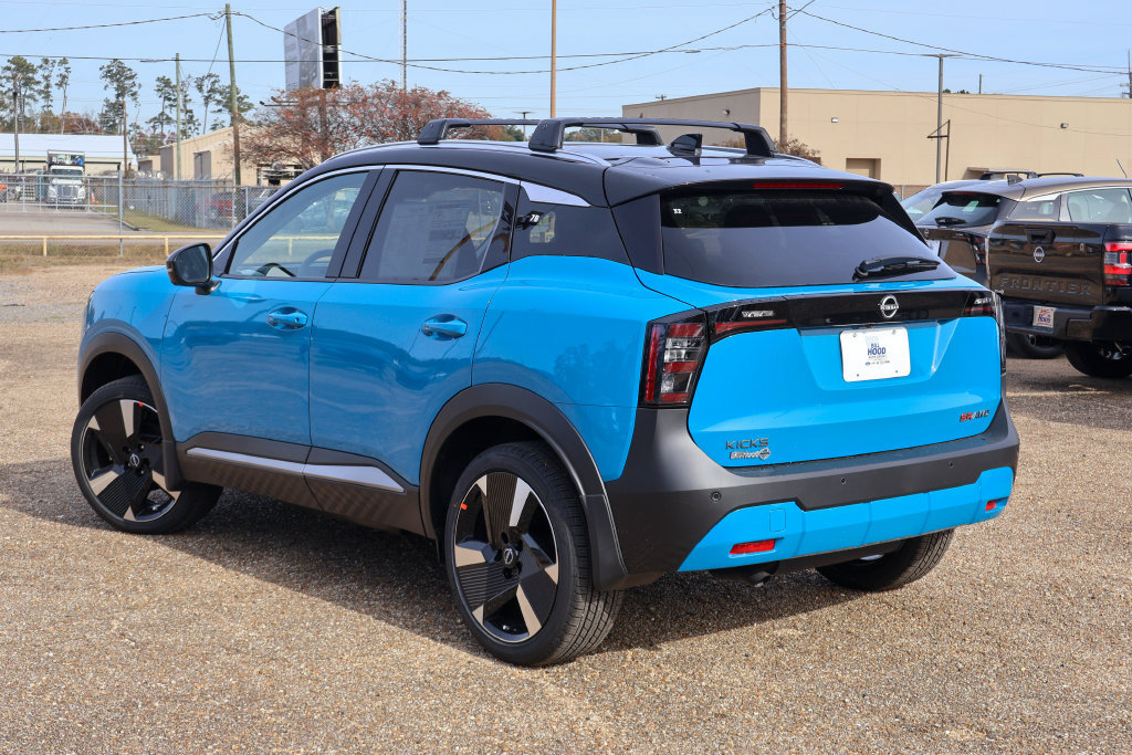 New 2026 Nissan Kicks SR w/ Cold Weather Package AWD/4WD image 2