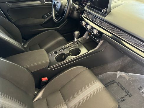 Used 2025 Honda Civic Sport image 15