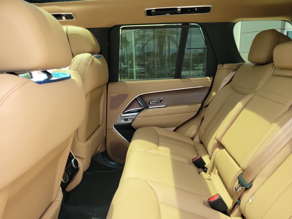 New 2026 Land Rover Range Rover SE AWD/4WD image 16