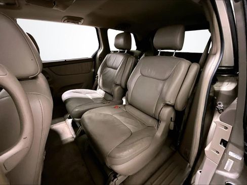 Used 2004 Toyota Sienna XLE image 19