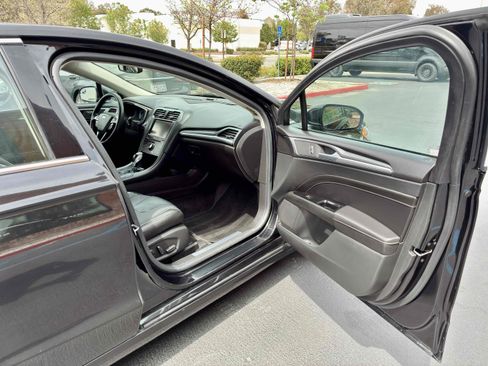 Used 2015 Ford Fusion Energi Titanium FWD image 37