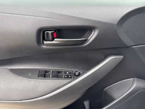 Used 2025 Toyota Corolla LE FWD image 13