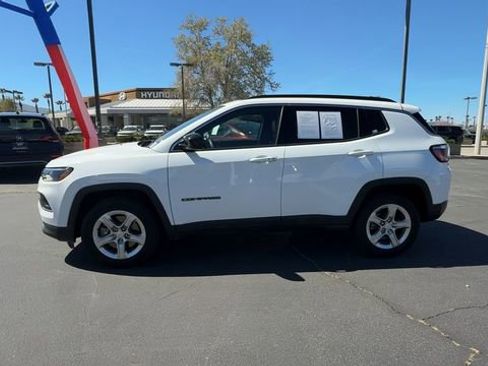 Used 2023 Jeep Compass Latitude AWD/4WD image 5