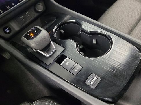 Used 2025 Nissan Rogue SV FWD image 26