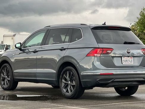 Certified 2022 Volkswagen Tiguan SE image 6