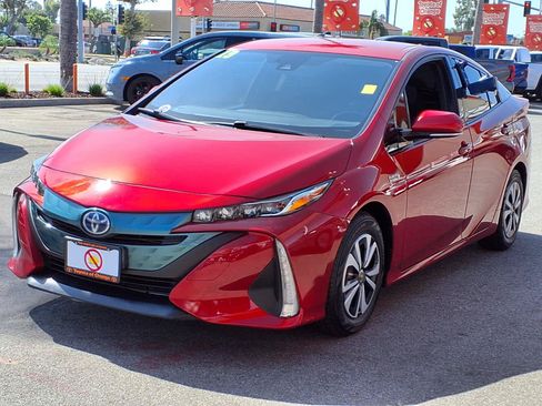 Used 2019 Toyota Prius Prime Premium FWD image 3
