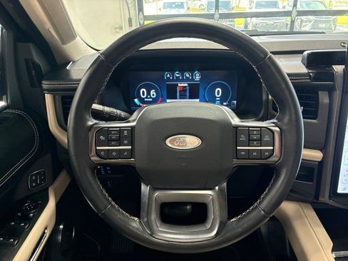 Used 2023 Ford Expedition Platinum AWD/4WD image 17