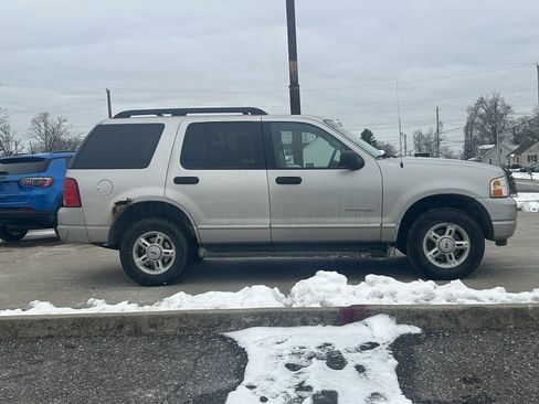 Used 2005 Ford Explorer XLT image 5