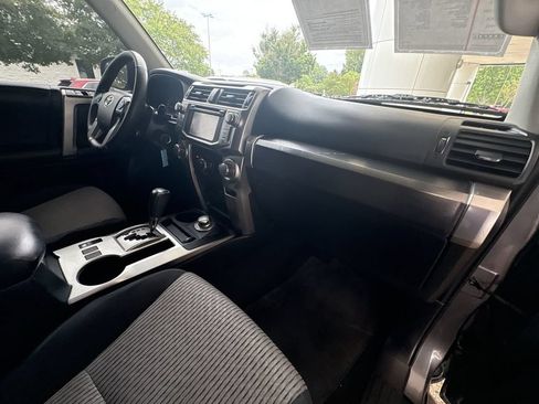 Used 2018 Toyota 4Runner SR5 AWD/4WD image 29