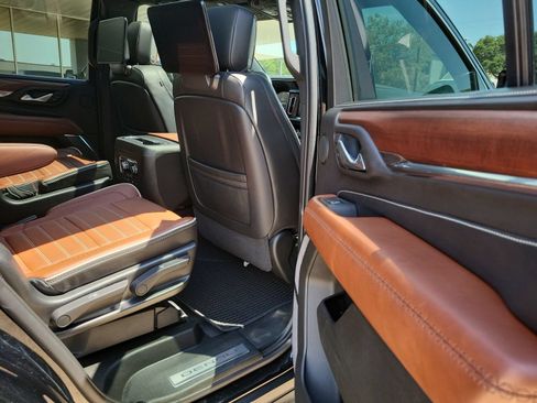 Used 2023 GMC Yukon Denali Ultimate AWD/4WD image 27