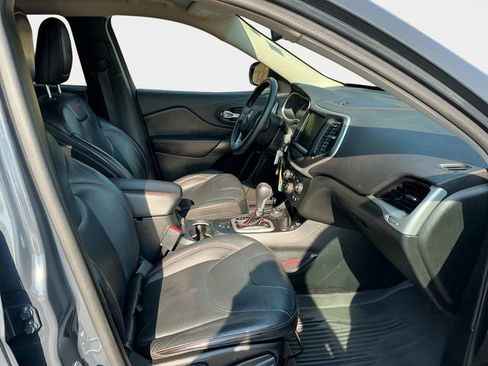 Used 2016 Jeep Cherokee Trailhawk w/ Leather Interior Group image 16