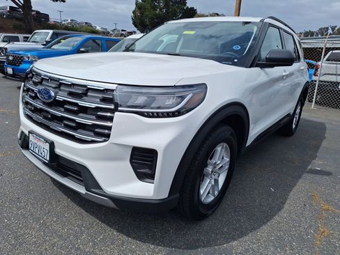 Used 2026 Ford Explorer Active image 3