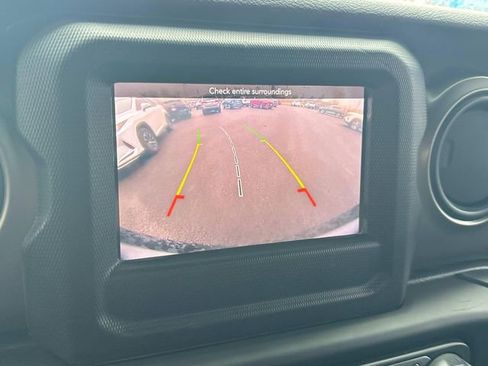 Used 2019 Jeep Wrangler Unlimited Sport S image 32