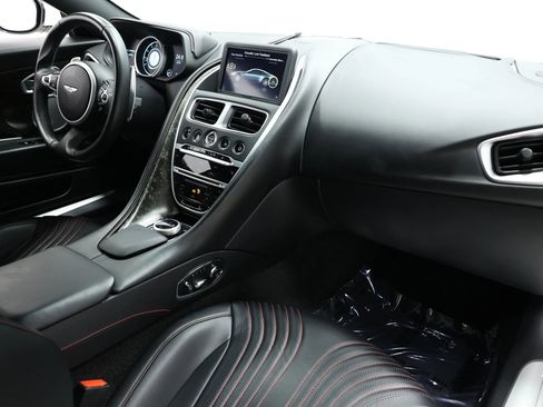Used 2018 Aston Martin DB11 Coupe image 69