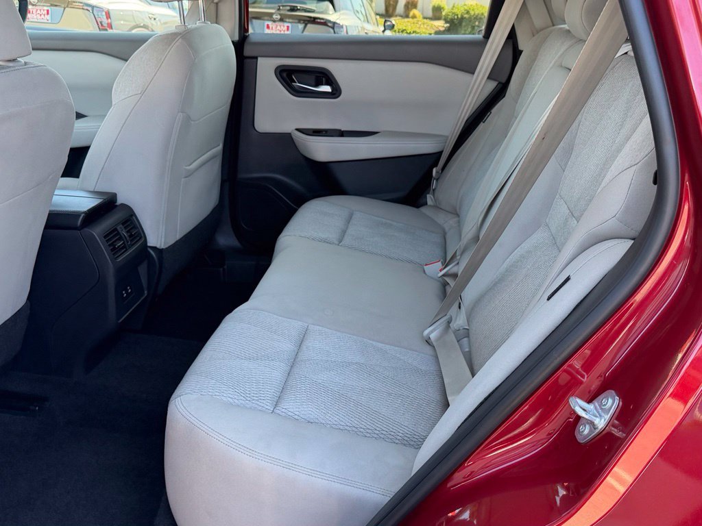 Certified 2025 Nissan Rogue SV FWD image 21