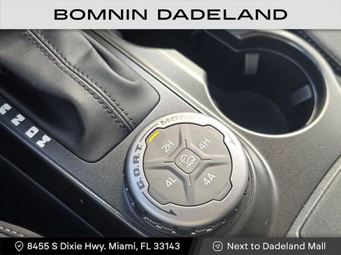 Used 2025 Ford Bronco Badlands image 23