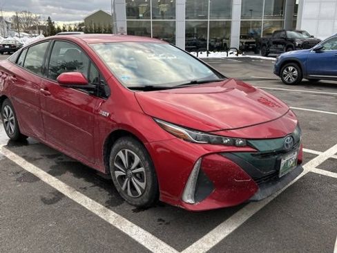 Used 2018 Toyota Prius Prime Plus image 4