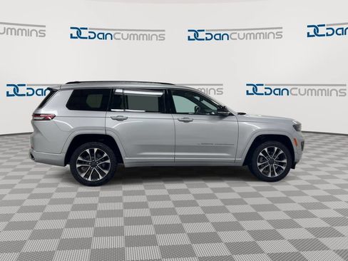 Used 2023 Jeep Grand Cherokee L Overland w/ Luxury Tech Group IV AWD/4WD image 9