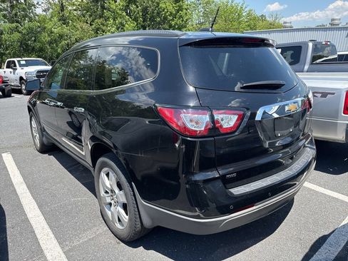 Used 2016 Chevrolet Traverse LT w/ Style and Technology Package AWD/4WD image 3