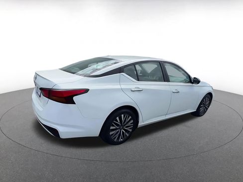 Used 2025 Nissan Altima 2.5 SV image 13
