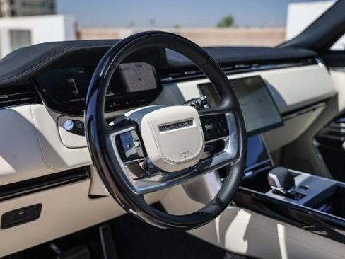 New 2025 Land Rover Range Rover SE image 21