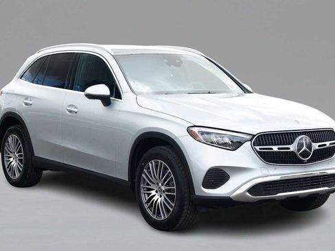 Used 2026 Mercedes-Benz GLC 300 GLC 300 image 3