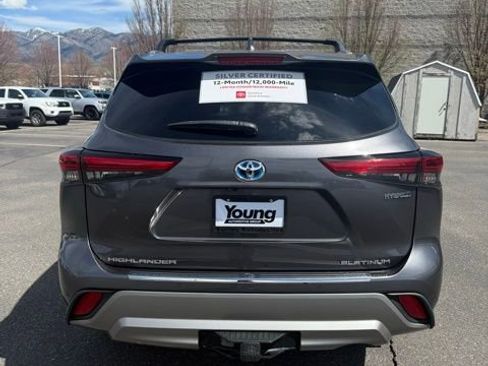 Certified 2021 Toyota Highlander Platinum AWD/4WD image 7