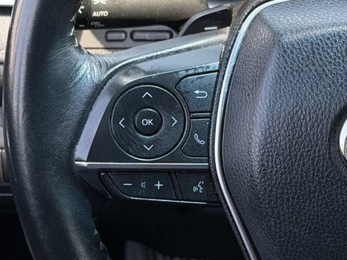 Used 2018 Toyota Camry XSE FWD image 13