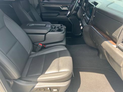 Used 2025 GMC Sierra 1500 SLT RWD image 7