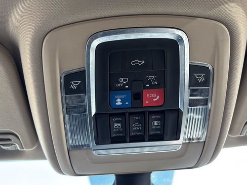 Used 2019 RAM 1500 Laramie AWD/4WD image 25