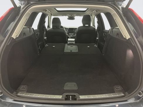 Used 2025 Volvo XC60 B5 Plus AWD/4WD image 23